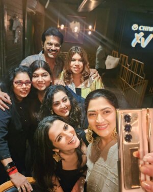 Meena Instagram - About last night..
First get together of 2025
Looking forward to make more memories ❤️

#sundarc @khushsundar @actorvishalofficial  @the_ksravikumar @aishwaryarajessh @yogibabu.official_ @brindha_gopal @ddneelakandan @anushavijaykumar @sujataavijaykumar @sangithakrish