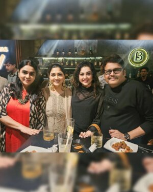 Meena Instagram - About last night..
First get together of 2025
Looking forward to make more memories ❤️

#sundarc @khushsundar @actorvishalofficial  @the_ksravikumar @aishwaryarajessh @yogibabu.official_ @brindha_gopal @ddneelakandan @anushavijaykumar @sujataavijaykumar @sangithakrish