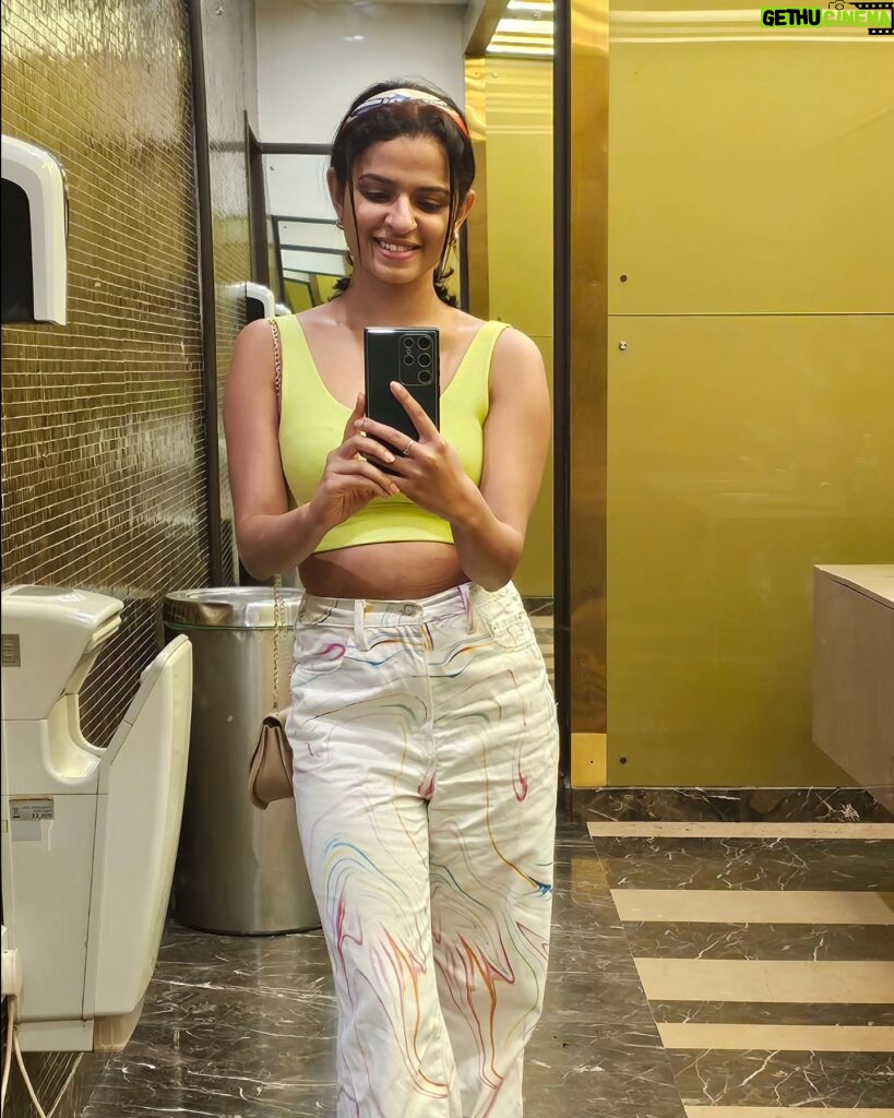 Actress Meenakshi Raveendran HD Photos and Wallpapers March 2025 ...