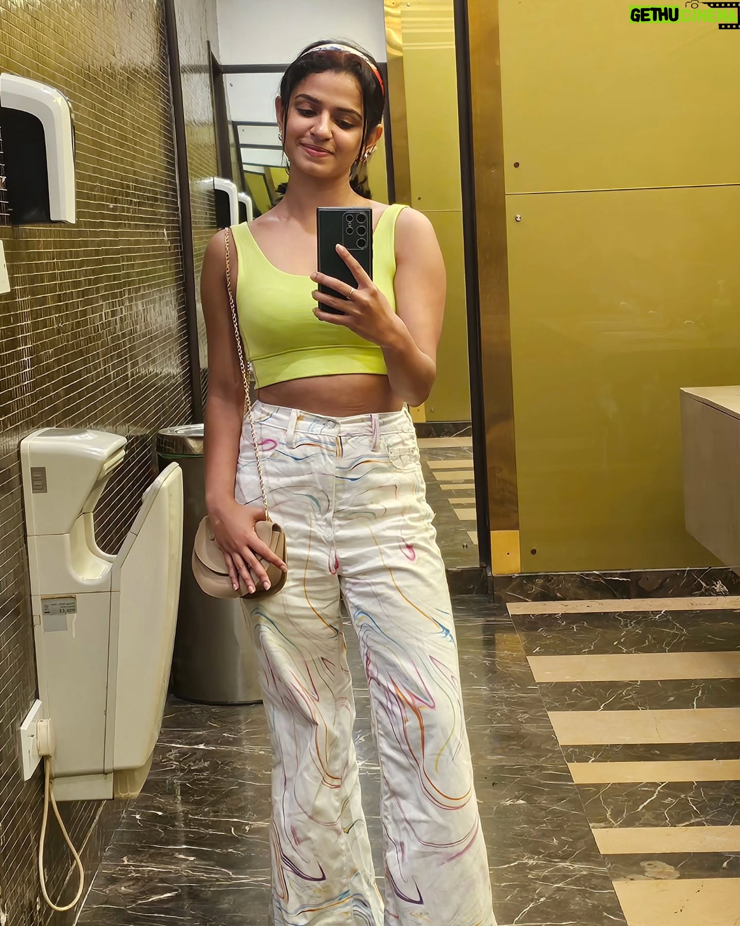 Actress Meenakshi Raveendran HD Photos and Wallpapers March 2025 ...