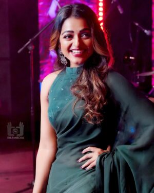Meera Anil Instagram - In my most happy space..!
ON STAGE CLICK @r4umedia_official_oman 

An event for @team_muscat 
Makeup and hair done @ezzah_makeovers