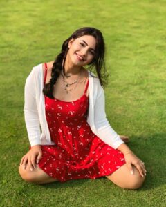Actress Meera Deosthale HD Photos and Wallpapers August 2025