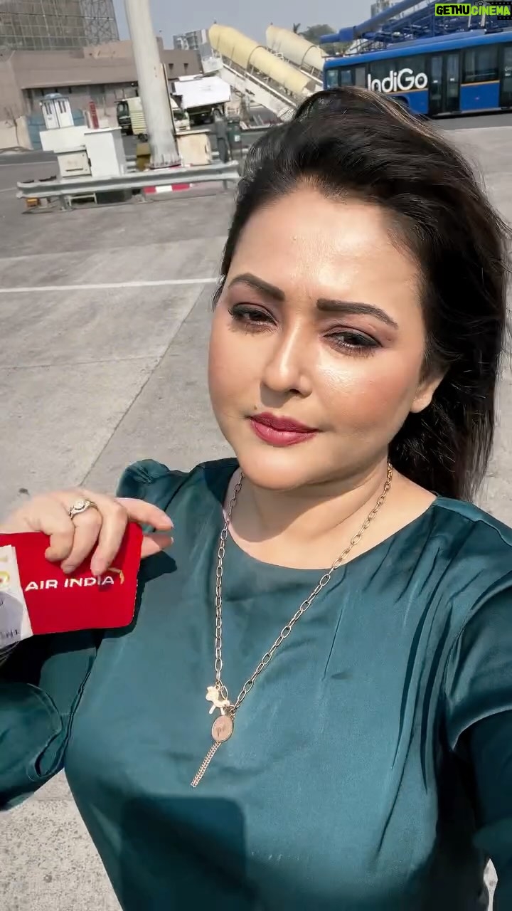 Megha Ghosh - 7.5K Likes - 𝗧𝗿𝗮𝘃𝗲𝗹𝗶𝗻𝗴 𝗠𝘂𝗺𝗯𝗮𝗶 𝘁𝗼 𝗞𝗼𝗹𝗸𝗮𝘁𝗮 🌸
𝗣𝗹𝗲𝗮𝘀𝗲 𝗪𝗮𝘁𝗰𝗵 𝗠𝘆 𝗦𝗼𝗻𝗴, 𝗟𝗶𝗻𝗸 𝗶𝗻 𝗕𝗶𝗼🔥🔥
🌸🌼🌸🌼𝗠𝗶𝘀𝘀 𝗬𝗼𝘂 𝗣𝗮𝗽𝗮🌼🌸🌼🌸😞💔
✵
✵
✵
✵
✵
✵
✵
#odisha #odisha_igers #odishagram #kolkatareels #kolkatareels❤️❤️❤️ #kolkataphotography #kolkatafashionblogger #kolkatamodel #kolkatablogger #kolkatabloggerstyle😍❤️ #bengali #bengalifood #bengalicuisine #bengalifoodblogger #kolkatasutra #kolkatadiaries #meghaghosh ❤️🔥