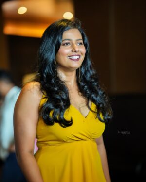 Megha Thomas Instagram - മഞ്ഞലയിൽ @meg_toms 💛🟨🟡

#imagiostories #imagiophotography #sony7m4 #picoftheday #megathomas #rekhachithram #asifali #photooftheday #celebrity #anaswararajan #actress