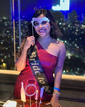 Meghashree Instagram - The Countdown officially on💁🏻‍♀️🧿🥳❤️
Happy valentine’s Day❤️🤩
.
.
Outfit: @aarshaadesignerstudio 
.
#bridetobe2025 #meghasaidpuruyess #girlsparty
