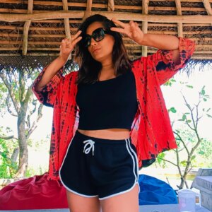 Meghna Naidu Instagram - Pause... Reflect... Pause... Go...

Mashup by - @jonitamusic
Uffffffffff I love your voice 

#srilankatravel #srilankatrip #meghnanaidu #unawatuna #hilltopvilla #unawatunabeach #beachmeup #onelifeliveit #lovealways