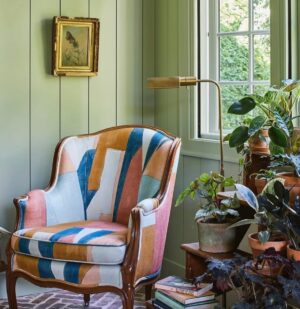 Melanie Paxson Instagram - If I was redecorating my home… I would start with inspo from @oneofafindcharleston 🫶🏼🤍👏🏼
.
.
.
#melaniepaxson #melanie #homeinspo #homedecor #design #chs #explorechs #interior #designing #inspo #family #descendants #disney #movieseries