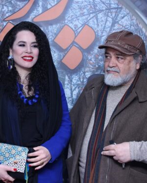 Melika Sharifinia Instagram - اکران خصوصی فیلم پروین 
در کنار عزیزان دلم ♥️

فیلم سینمایی پروین کاندیدای ۶ سیمرغ بلورین 
و برنده‌ی سیمرغ بلورین بهترین بازیگر نقش اول زن 
 این روزها بر پرده‌ی سینماها منتظرتونه 🌹

فیلمی لطیف و شاعرانه از زندگی بانو پروین اعتصامی 
به کارگردانی محمدرضا ورزی عزیز و نازنین
کارگردانی که در کنارش بسیار لذت بردم و آموختم 🌹

به تهیه‌کنندگی محمدرضا شریفی‌نیای قشنگم ♥️

ممنون از عکاس‌های عزیز و صبور 🌹
📸 : 
@sepideh_sadatii 
@soroushmn_ 
@sadaf.ariandoost 
@sepide.abdolhay 
@melikakalhori 

#سینما #فیلم #پروین_اعتصامی #پروین #عشق #خانواده #♥️