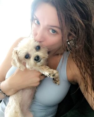 Melissa Bolona Instagram - Dearest Poppy, my souls mate, so tiny but so mighty. Every day you are severely missed since your passing exactly 2 years ago today 11/22/22 you have not left my mind&heart.  You are very present in everything I do leading my life with a lot of light and love.  You are so majestical and so powerful and thank you for all the gifts you’ve given me. it’s never a goodbye, but I’ll see you one day soon and thank you for being forever present in my life.  To Poppy and beyond🚀, Poppy to Mars 🪐🌏POPPY ENERGY 🪄 . Special agent GHI😍
