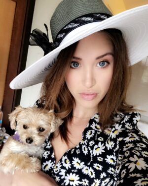 Melissa Bolona Instagram - Dearest Poppy, my souls mate, so tiny but so mighty. Every day you are severely missed since your passing exactly 2 years ago today 11/22/22 you have not left my mind&heart.  You are very present in everything I do leading my life with a lot of light and love.  You are so majestical and so powerful and thank you for all the gifts you’ve given me. it’s never a goodbye, but I’ll see you one day soon and thank you for being forever present in my life.  To Poppy and beyond🚀, Poppy to Mars 🪐🌏POPPY ENERGY 🪄 . Special agent GHI😍