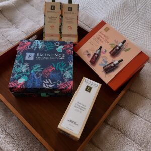Mena Suvari Instagram - Thank you @eminenceorganics for making my day so incredibly special today! ✨
It was so lovely to finally meet you @monkeyeatsworld,  and @bgoodandwin, you have the touch of an angel! 👼🏼 
I appreciate you all tremendously and am so grateful for my goodies to keep me going! 
With love and gratitude!! ✨🩵✨