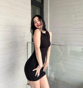Actress Merve Bolu?ur HD Photos and Wallpapers March 2025