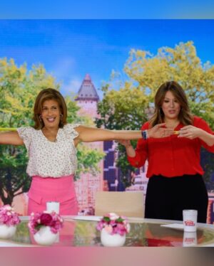 Michelle Collins Instagram - There are very few people that I’ve met in this business who radiate the sheer authenticity, humor, intelligence, empathy and class as our beloved @hodakotb. And what’s amazing to me - as we’ve seen across the board - is that it’s unanimous. She has touched so many lives, lifted so many people, given so so much of herself to us over the course of her storied career. To say she’s an inspiration is an understatement. Hoda is the gold standard.

Hoda, a big thanks to you, @jennabhager and the entire @hodaandjenna crew for always being so warm and welcoming anytime I’ve had the pleasure of joining you guys. I am SO excited for your next chapter and thank you from the bottom of our hearts for bringing sunshine to every morning for so many years. (It’s been an emotionally draining week but I still saved some tears for this caption.) Thank you for EVERYTHING! WE LOVE YOU!! And a big congrats to Jenna for everything that lays ahead! 🥰💖
