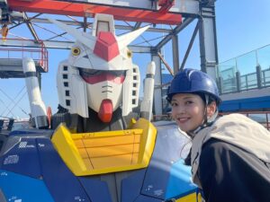 Michiko Tanaka Instagram - 今日は
19:57〜NHK解体キングダムに出演しています✨
ガンダムの解体を間近で見させてもらったけど、パーツ一つ一つが入念に作られていて面白かった！🥳

そして22:00〜はNHKバックヤード 知の迷宮の裏側探訪に
出演してます☺️
そちらは美ら海水族館のバックヤードを見せていただきました！！もう〜最新の設備のすごいこと😳✨
2週連続で放映です！
みなさんぜひご覧ください✨