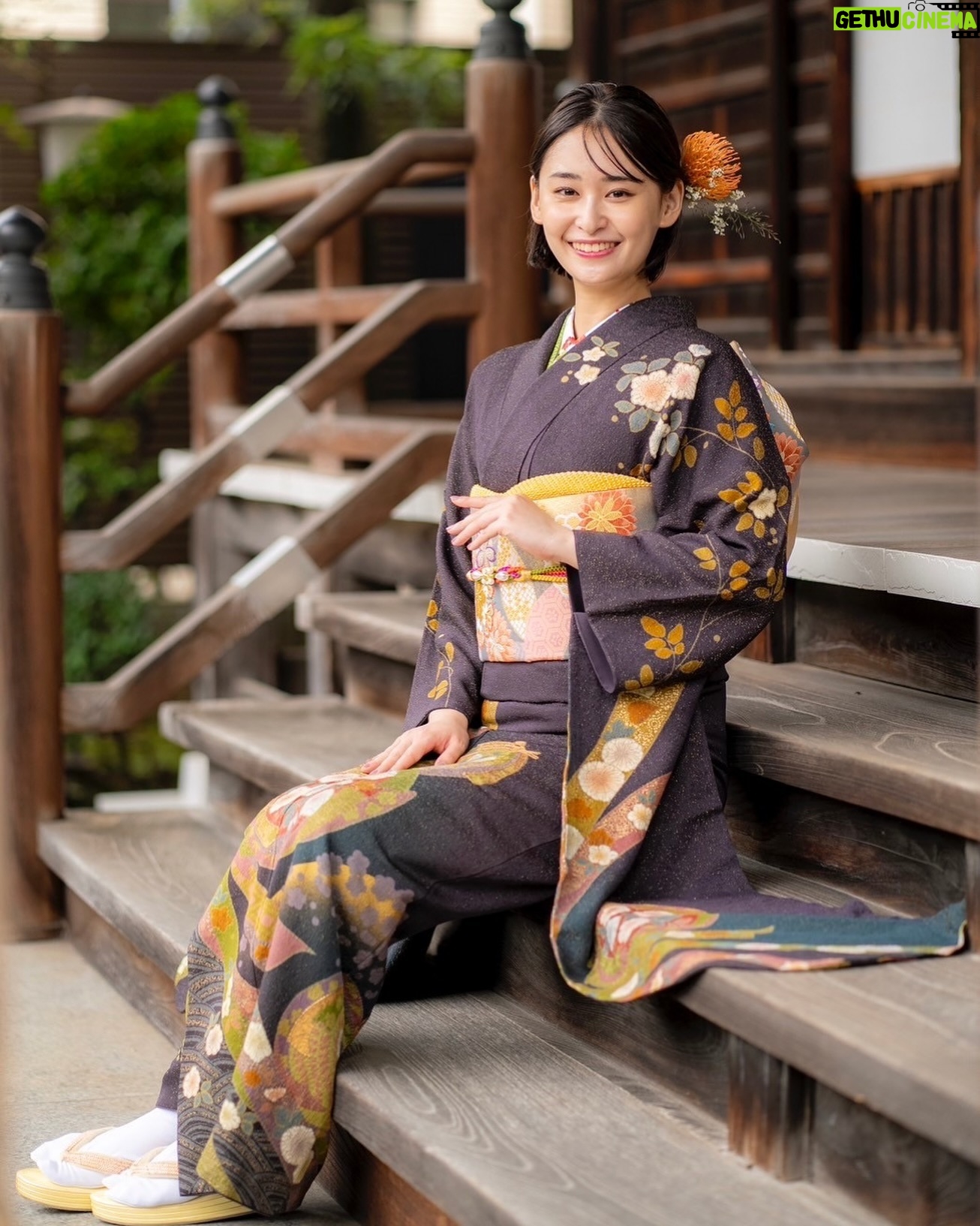 Miki Yanagi - 4.9K Likes - .
月刊誌「御堂さん」2025年1月号
の表紙を務めさせていただきましたっ!!
この振袖絶妙なグラデーションと細かいラメがあしらわれていて
本当に柳の好みのツボど真ん中でした。
可愛いでしょう?
是非手に取ってご覧くだされ🪄🧡