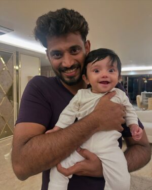 Milana Nagaraj Instagram - My world, wrapped up in one picture♥️

Every little face she makes melt our heart..
5 months of giggles cuddles and endless love..
Love you our precious - PARI♥️