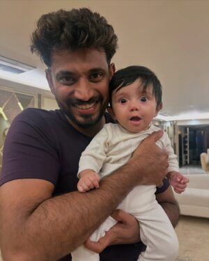 Milana Nagaraj Instagram - My world, wrapped up in one picture♥️

Every little face she makes melt our heart..
5 months of giggles cuddles and endless love..
Love you our precious - PARI♥️