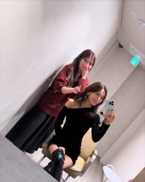 Min Sun-ye Instagram - H @myside_minhee 
M @ma._.monde_ 
S @ryung_85 

🖤🖤🖤