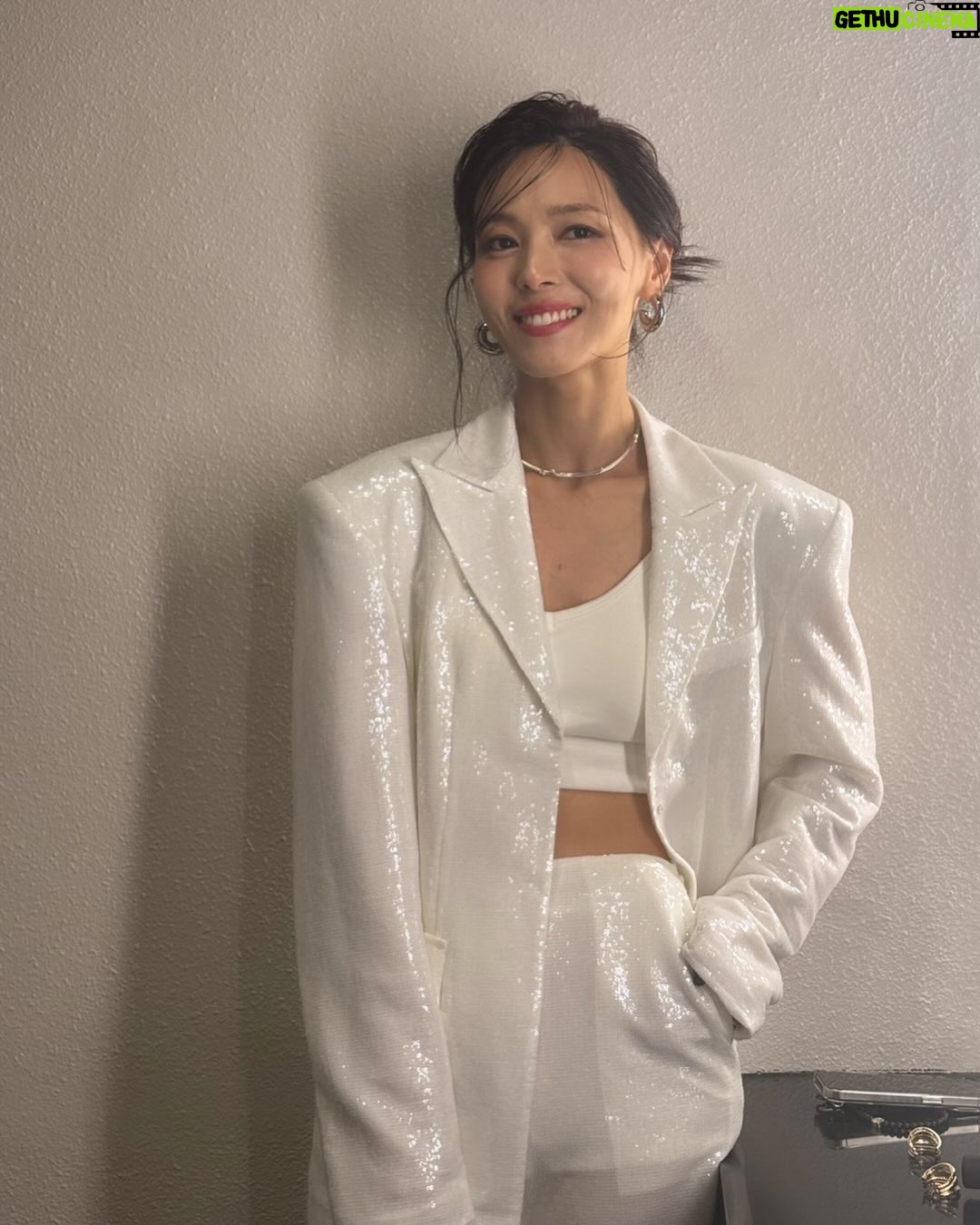 Min Sun-ye - 3.7K Likes - @ryung_85
@seonmi.beauty_artist
오늘도 정성껏 열일해주신 두분♥️
사진300개 실화인가요.