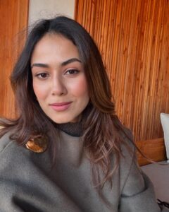 Actress Mira Rajput HD Photos and Wallpapers March 2025