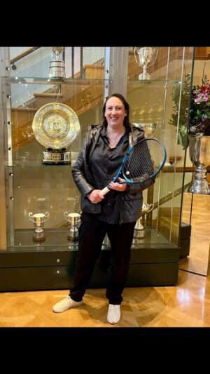 Miranda Hart Instagram - Yesterday I did an event @wimbledon  My first dream was to be a pro tennis player and win Wimbledon. I couldn’t not ask for a photo by the trophy! And I think I am giving the perfect vibes of a past champion (I look natural with a racket if I do say so myself) who has since enjoyed not training and has got happily out of shape!