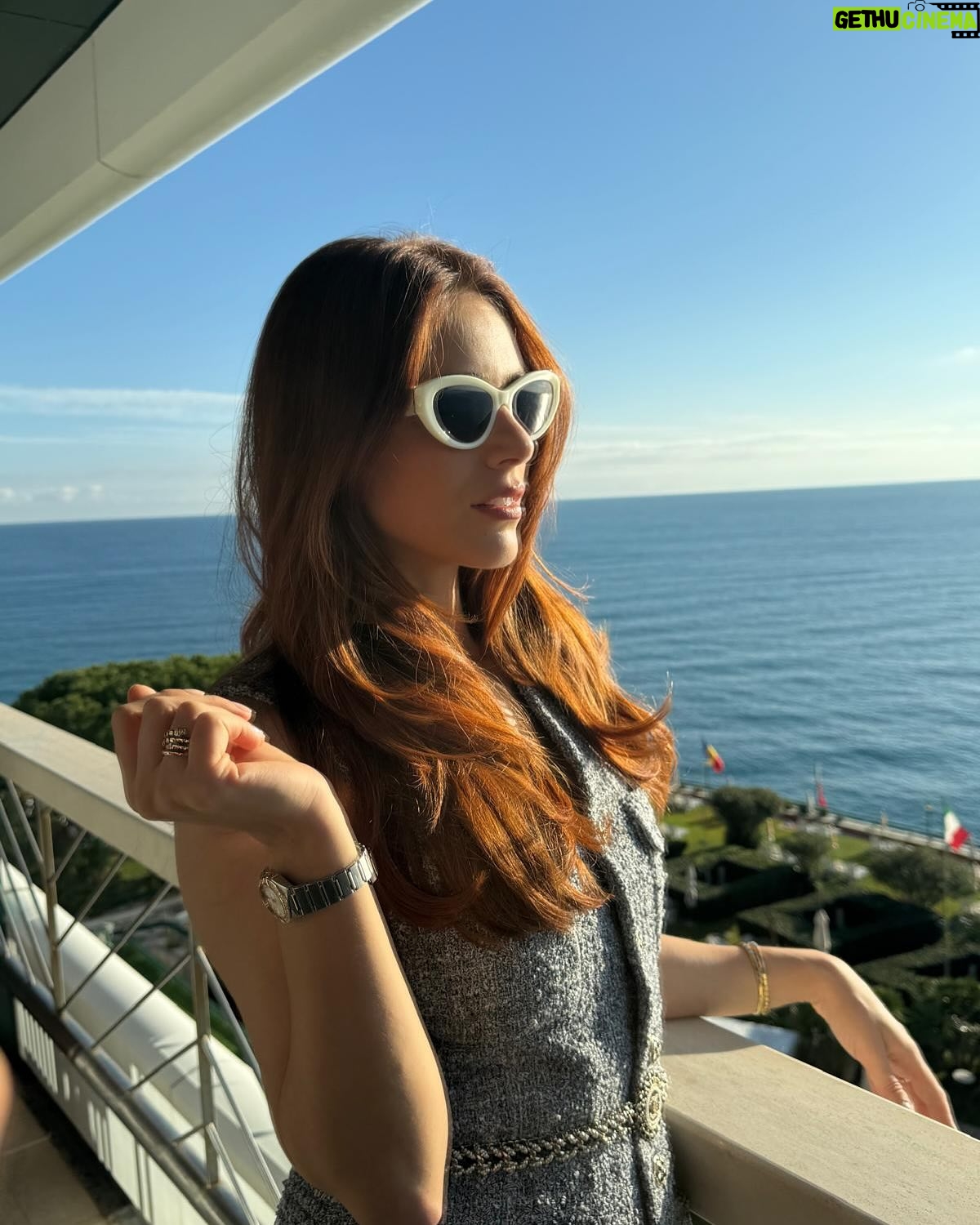 Miriam Leone - 95.7K Likes - Quanto è bello il sole che splende e splende e basta!
Che bella energia, che bei messaggi che mi avete mandato, anche amici che non sentivo da tantissimo tempo… in questi quasi 17 anni di carriera ho costruito tante cose stupende, ma la più stupenderrima è il mio team, che ringrazio di cuore ❤️
Grazie per la vostra ricerca, eleganza,educazione, emozione, vicinanza, professionalità, gusto … ✨❤️✨
#accussì
#bestteam
#love
📸 @davidediodovich_personal