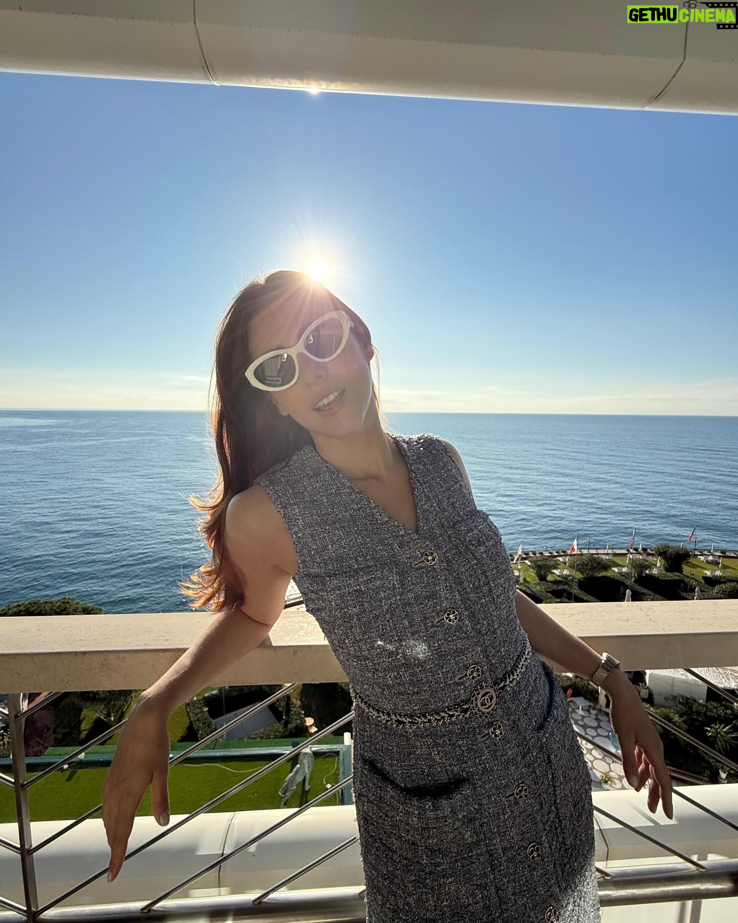 Miriam Leone - 95.7K Likes - Quanto è bello il sole che splende e splende e basta!
Che bella energia, che bei messaggi che mi avete mandato, anche amici che non sentivo da tantissimo tempo… in questi quasi 17 anni di carriera ho costruito tante cose stupende, ma la più stupenderrima è il mio team, che ringrazio di cuore ❤️
Grazie per la vostra ricerca, eleganza,educazione, emozione, vicinanza, professionalità, gusto … ✨❤️✨
#accussì
#bestteam
#love
📸 @davidediodovich_personal