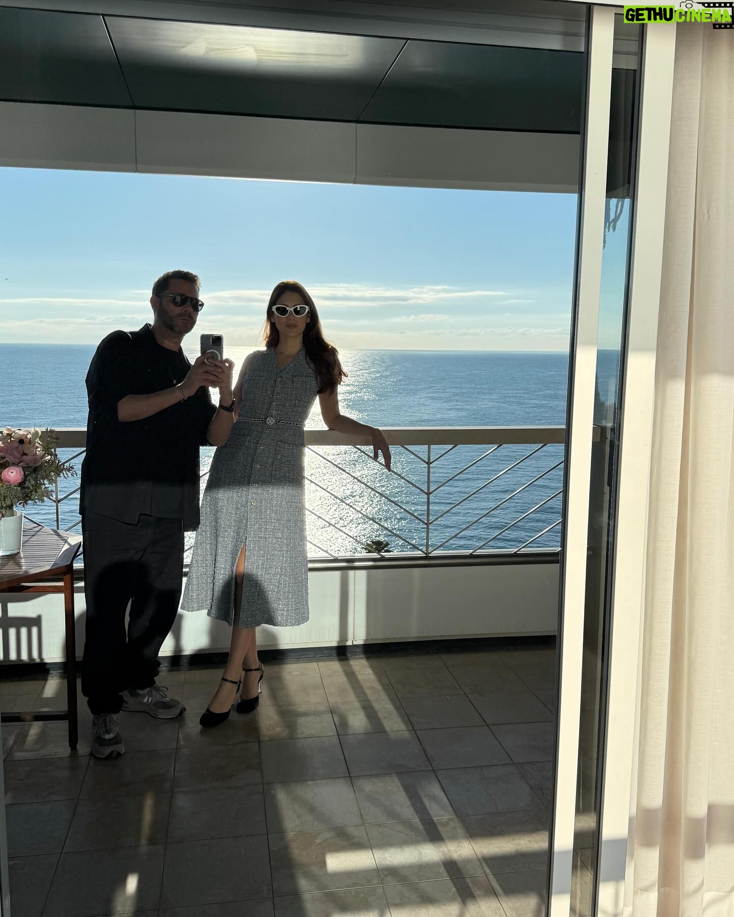 Miriam Leone - 95.7K Likes - Quanto è bello il sole che splende e splende e basta!
Che bella energia, che bei messaggi che mi avete mandato, anche amici che non sentivo da tantissimo tempo… in questi quasi 17 anni di carriera ho costruito tante cose stupende, ma la più stupenderrima è il mio team, che ringrazio di cuore ❤️
Grazie per la vostra ricerca, eleganza,educazione, emozione, vicinanza, professionalità, gusto … ✨❤️✨
#accussì
#bestteam
#love
📸 @davidediodovich_personal
