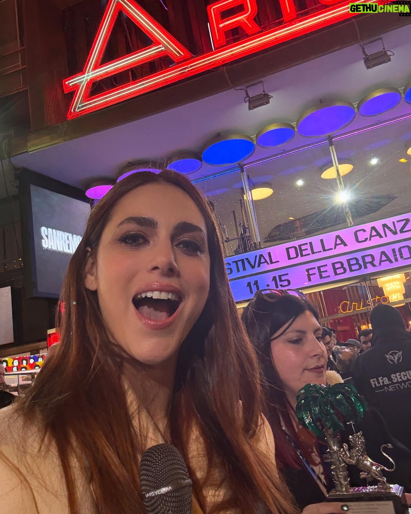 Miriam Leone - 95.7K Likes - Quanto è bello il sole che splende e splende e basta!
Che bella energia, che bei messaggi che mi avete mandato, anche amici che non sentivo da tantissimo tempo… in questi quasi 17 anni di carriera ho costruito tante cose stupende, ma la più stupenderrima è il mio team, che ringrazio di cuore ❤️
Grazie per la vostra ricerca, eleganza,educazione, emozione, vicinanza, professionalità, gusto … ✨❤️✨
#accussì
#bestteam
#love
📸 @davidediodovich_personal