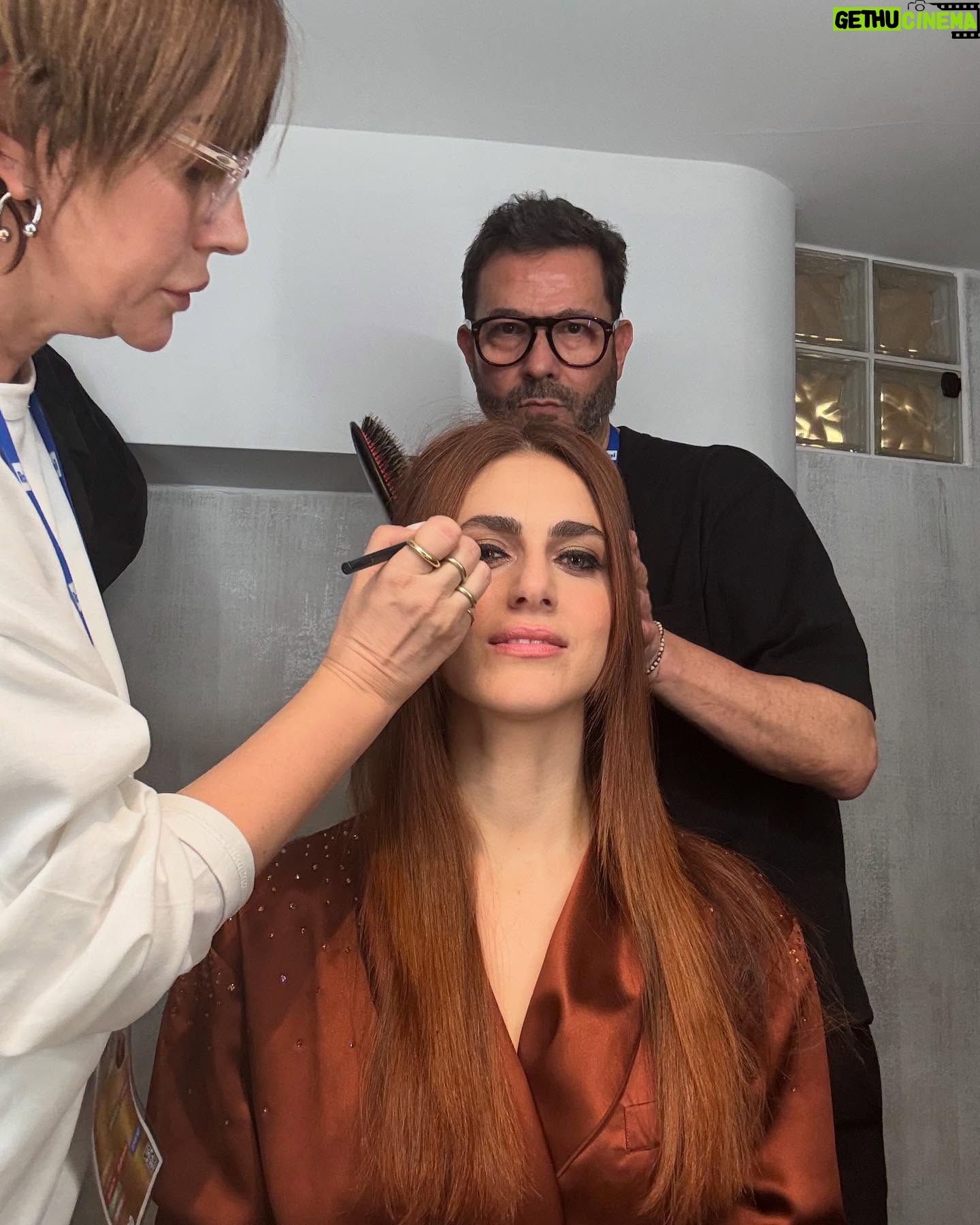 Miriam Leone - 95.7K Likes - Quanto è bello il sole che splende e splende e basta!
Che bella energia, che bei messaggi che mi avete mandato, anche amici che non sentivo da tantissimo tempo… in questi quasi 17 anni di carriera ho costruito tante cose stupende, ma la più stupenderrima è il mio team, che ringrazio di cuore ❤️
Grazie per la vostra ricerca, eleganza,educazione, emozione, vicinanza, professionalità, gusto … ✨❤️✨
#accussì
#bestteam
#love
📸 @davidediodovich_personal