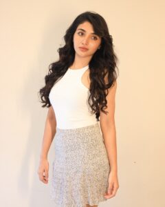 Actress Mirna Menon HD Photos and Wallpapers March 2025