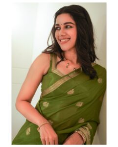 Actress Mirnalini Ravi HD Photos and Wallpapers February 2025