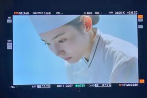 Misako Renbutsu Instagram - 🍰

明日よる10:45〜
NHK 夜ドラ　〝バニラな毎日〟が始まります。

お菓子が好きな人はもちろん、
頑張っている人、頑張れない人、頑張り方が分からない人。
今を生きるすべての人に、心から届けたいと思う作品です。

生きていると本当にいろんなことがあるけど、社会という容赦ない環境の中で、それでも私たちは心で抱きしめ合えるんだと、そう信じてみたいと、私は白井さんに、ドラマを生きた全てのキャラクターに、現場のみんなに、教えてもらいました。

日々を忙しなく 懸命に生きている皆さんにとって、この月曜から木曜の夜の15分が、五感と心を解き放てる 安らげる時間となりますように。

ぜひご覧ください💐

🥮🍫🌰🍓🍪🎂🍨