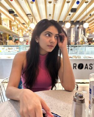 Misha Narang Instagram - Cheers to fresh beginnings and endless possibilities🌸🌸
#hello2025 #NewYearNewMe #gratefulstart #notafoodie #selflove