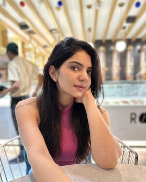 Misha Narang Instagram - Cheers to fresh beginnings and endless possibilities🌸🌸
#hello2025 #NewYearNewMe #gratefulstart #notafoodie #selflove