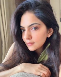 Actress Misha Narang HD Photos and Wallpapers January 2025
