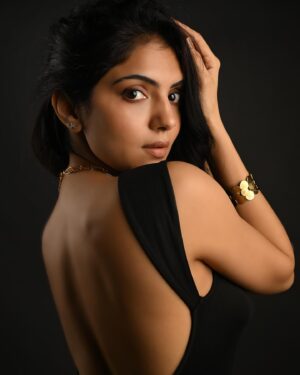 Misha Narang Instagram - Black magic 🖤🖤

📸: @namrathdenash 

#instagood #pictureoftheday #art #artist #portraitphotography #photography #explore