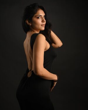 Misha Narang Instagram - Black magic 🖤🖤

📸: @namrathdenash 

#instagood #pictureoftheday #art #artist #portraitphotography #photography #explore