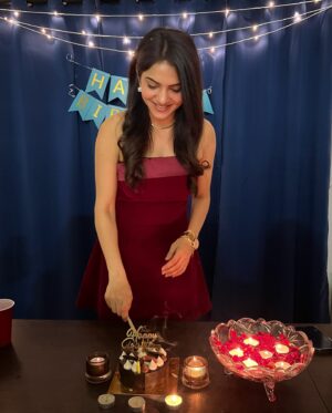 Misha Narang Instagram - Another year older, another year wiser ❤️

Survived another trip around the sun very gracefully —time to celebrate in style🥂