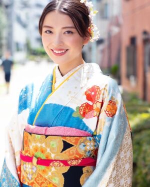 Mizuki Kayashima Instagram - ⁡
あけましておめでとうございます。今年もよろしくお願い致します！
⁡
写真は成人式の前撮りの写真。丸谷さんに素敵に撮って頂きました‪☺︎‬‪