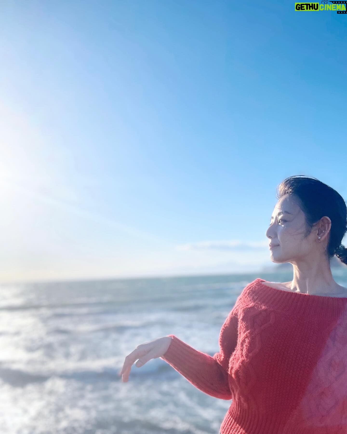 Moemi Katayama - 5K Likes - 🎍
2025年
明けましたね✨
本年もどうぞ
よろしくお願い致します
片山萌美
#moemikatayama