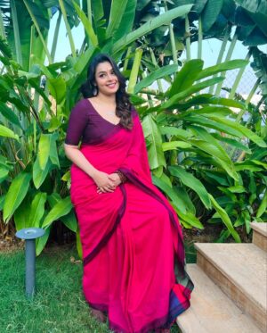 Mokksha Instagram - It’s exclusive me 😊✌🏻
#mokksha #born #queen #peace #detachment #ownself #sari #lover