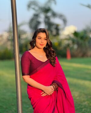 Mokksha Instagram - It’s exclusive me 😊✌🏻
#mokksha #born #queen #peace #detachment #ownself #sari #lover