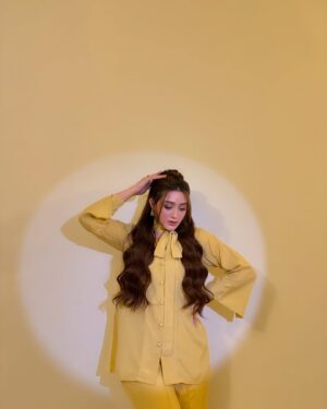 Momina Iqbal Instagram - @theslaywear ☀️