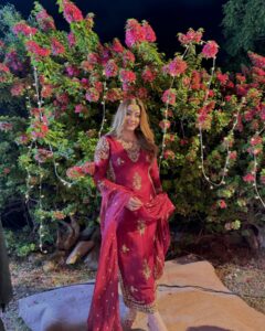 Actress Momina Iqbal HD Photos and Wallpapers October 2024