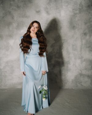 Momina Iqbal Instagram - To the women I was, I love you ♥️
To the women I am, I’m proud of you 😇
To the women I’ll be, I’m excited for you 🫶🏻🔥

Photography @iam3h 
Styling @haseebkhan_4540 
Makeup @k_studio_17 
Wardrobe @thenfofficial