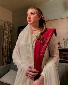 Actress Momina Iqbal HD Photos and Wallpapers December 2024