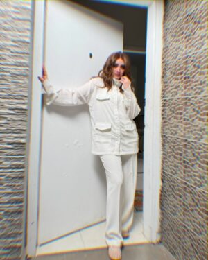 Momina Iqbal Instagram - 🙏🏻

#livewithpeaceandlove 💕 #whiteisnotjustacolor 🕊️