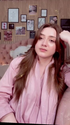 Momina Iqbal Instagram - 🔥