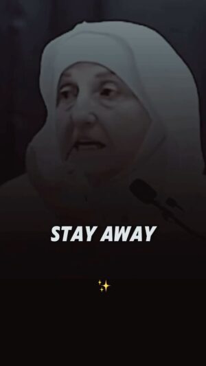 Moomal Khalid Instagram - -Stay away from bad company/friends/people